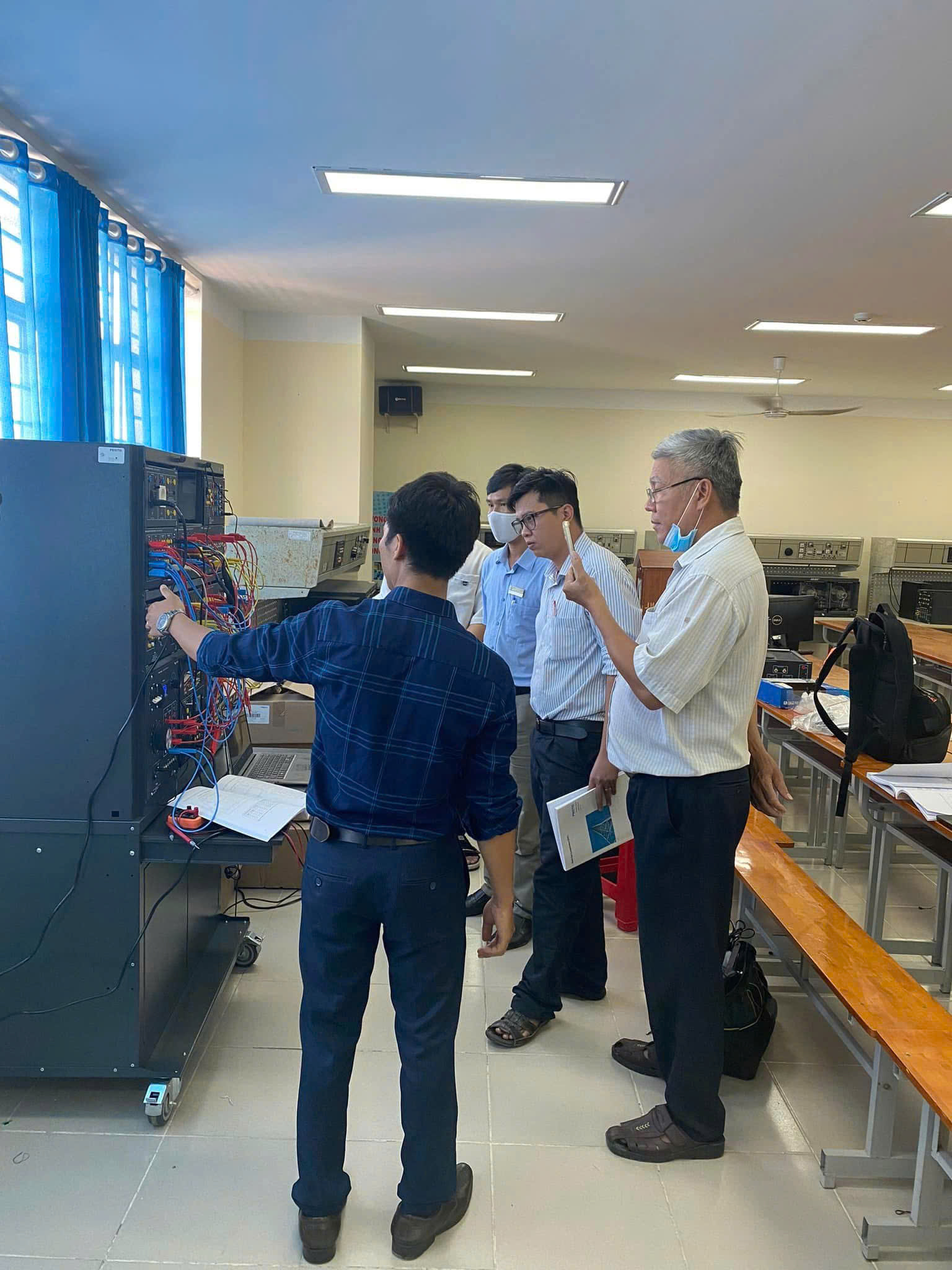 Triển khai hệ thống đào tạo SmartGrid